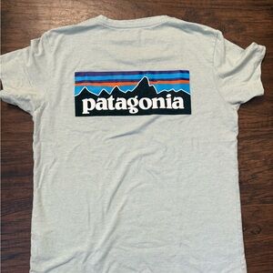 PATAGONIA WOMEN'S P-6 LOGO RESPONSIBILI-TEE MINT SIZE X-SMALL